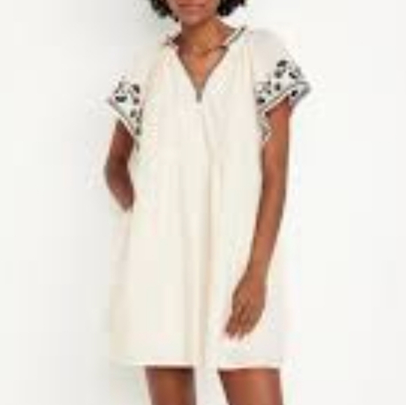 NWT Beautiful Off-white Embroidered Dress with Pockets - Picture 7 of 9